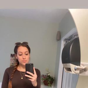 Meet your Posher, Maria alejandra